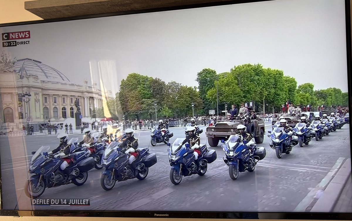 mickafoot's tweet image. Coucou @AgnesRunacher
Un petit commentaire concernant l’écologie sur le défilé ? Je vois aucun véhicule électrique.
L’écologie vous intéresse que quand ça vous arrange