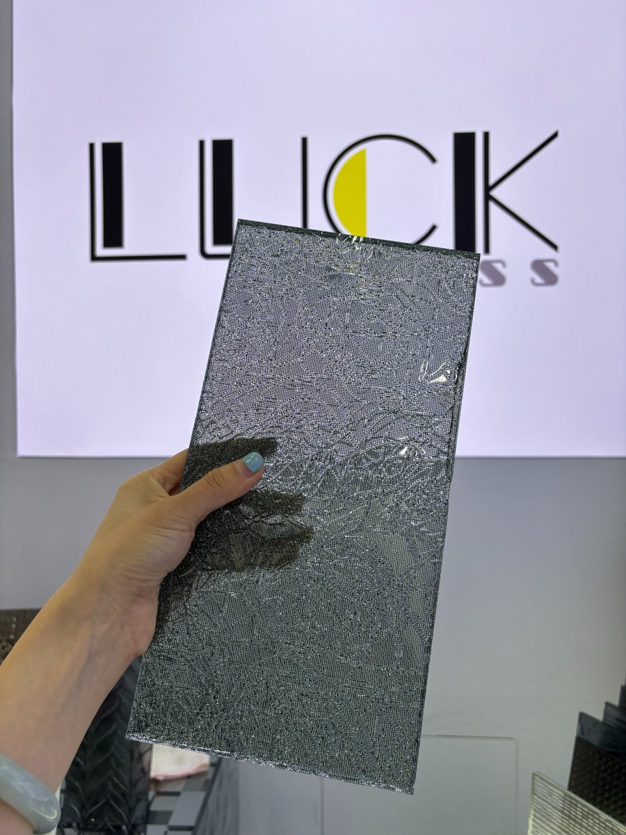 Rosa_luck_glass's tweet image. We not only provide product sales, but also solve practical problems for customers. Business partners support each other and seek common development。Welcome to learn about our glass and mirror products.
whatsapp：+8619103216705
 #decorativeglass #patternedglass #tinted #glass