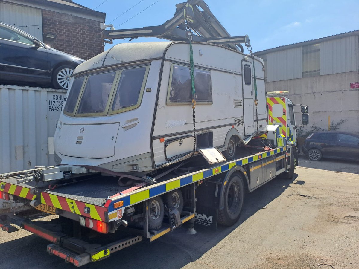 PenhamExcel's tweet image. On Friday, we urgently removed an abandoned caravan dumped on Bullock Street, West Bromwich for our client @sandwellcouncil . It was blocking lorries from turning safely. Thanks to our rapid response, the road is now clear. For abondoned vehicle removal please call 033 000 20705