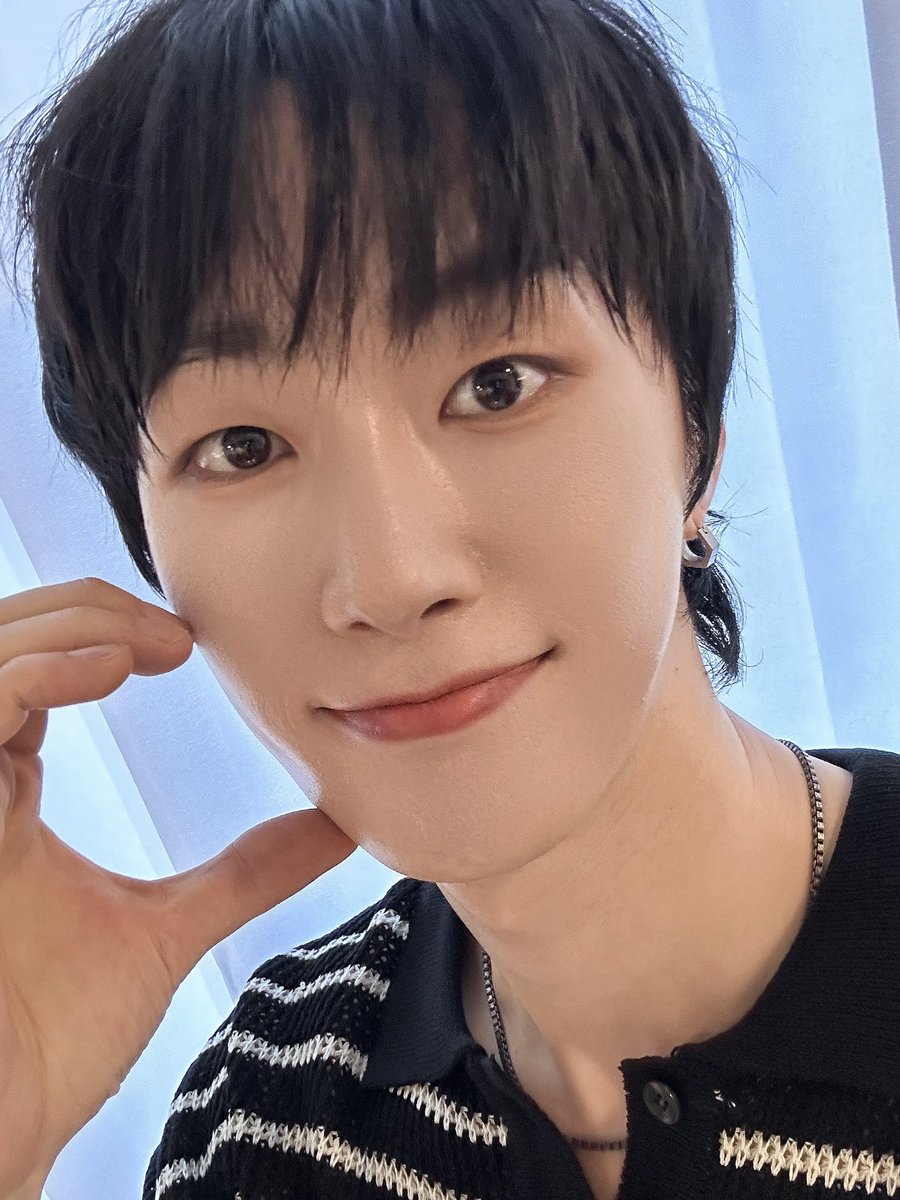 [📷] 

민트들~~~🌱
무더운 여름 좋은 추억을 주어서 고마워요
날씨는 짓궂지만! 우리 민트는 최고얌
사랑해❤️❤️

#빛새온 #몬트 
#BITSAEON #MONT