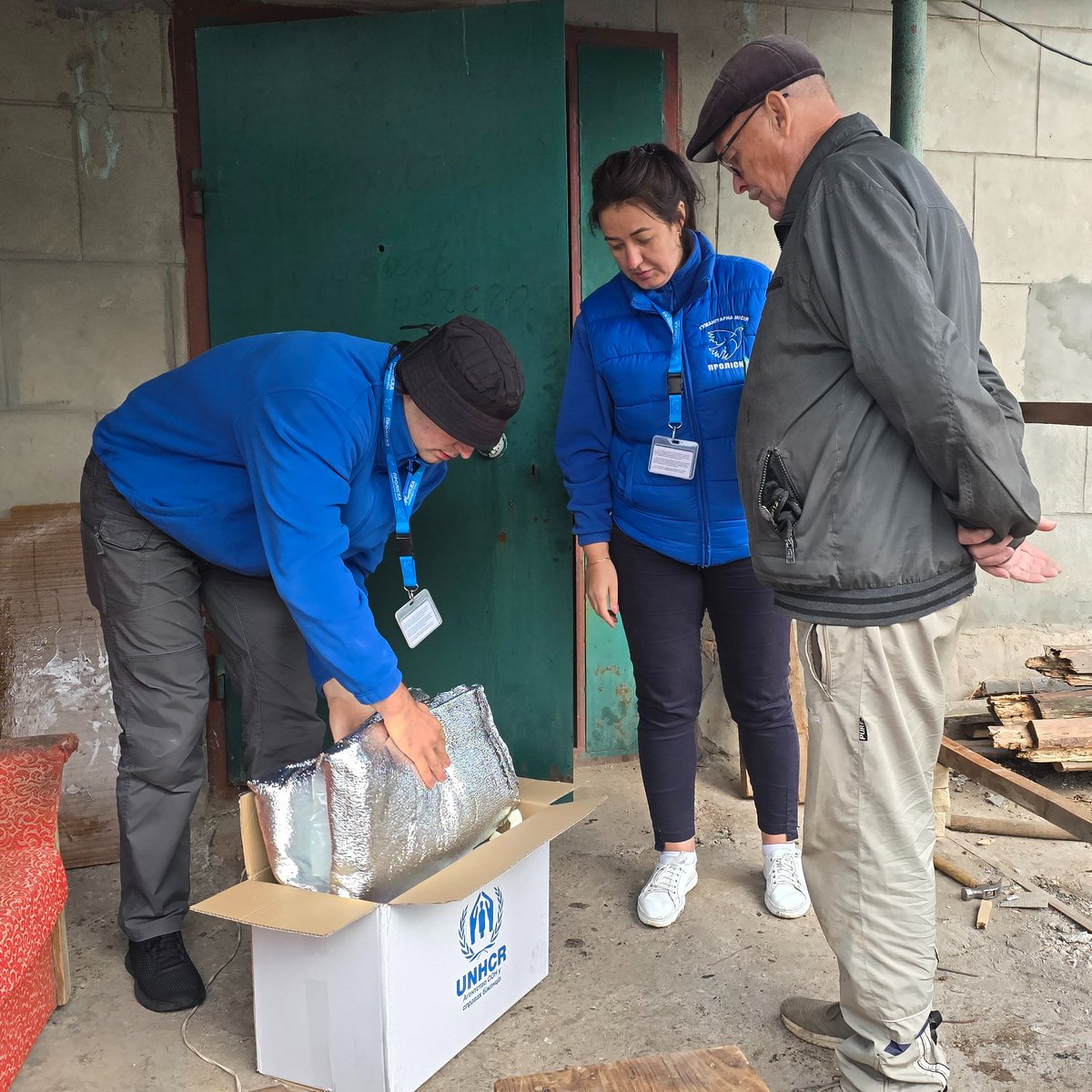 UNHCRUkraine's tweet image. With contributions from France 🇫🇷 @francediplo, UNHCR is able to help families in 🇺🇦 prepare for winter: repairing homes, distributing heaters & ensuring energy solutions so people affected by the war can stay warm.
Happy Bastille Day &🙏for steadfast support to Ukraine. Merci!