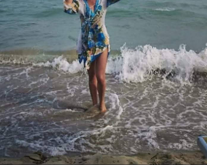 Che cos'è un passo?
È la prima azione da compiere 
per intraprendere un percorso
e raggiungere un obiettivo,
fisico, mentale ed emotivo.

#14luglio
#CamminandoInRivaAlMare su #VentagliDiParole 

📷-Mia-