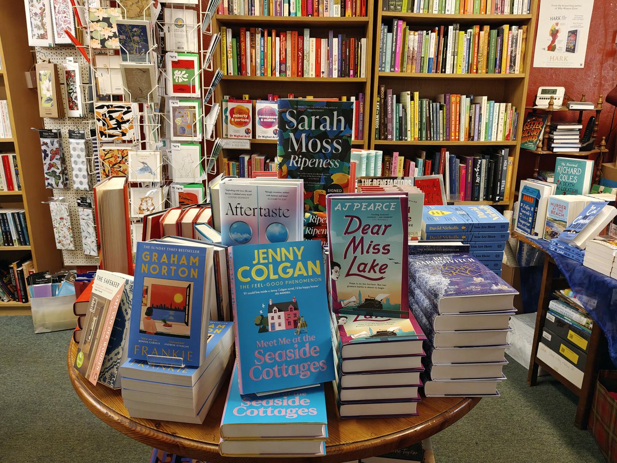 Furtherfrom's tweet image. Well, looks like our lovely sunny days have gone! We've made it through the rain, and we are open! So if you're looking for something to read today, why not pop down and have a browse? It's nice and dry in here, and we'll be here until 5pm! #ChooseBookshops