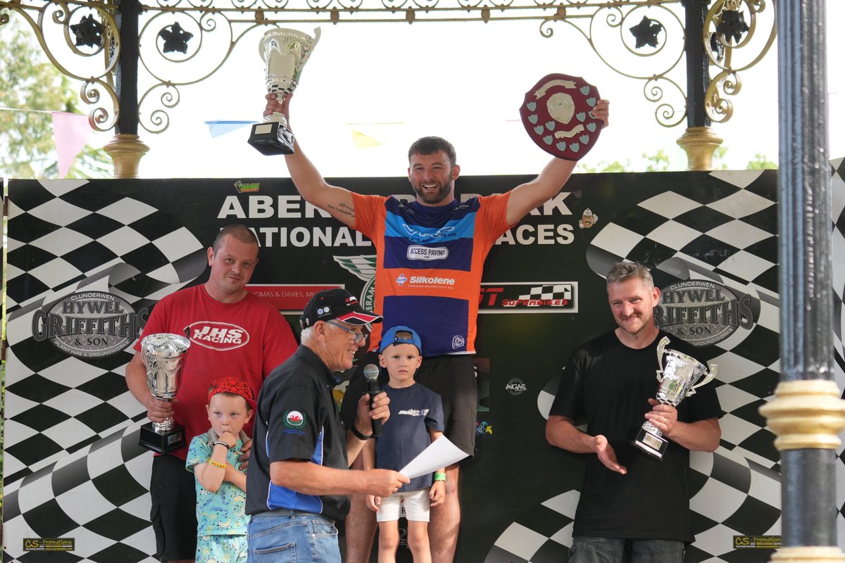 🏆 Your #AberdareParkRoadRaces 2️⃣0️⃣2️⃣5️⃣ Welsh Open podium! 🍾👏🏁🏴󠁧󠁢󠁷󠁬󠁳󠁿

#RoadRacing