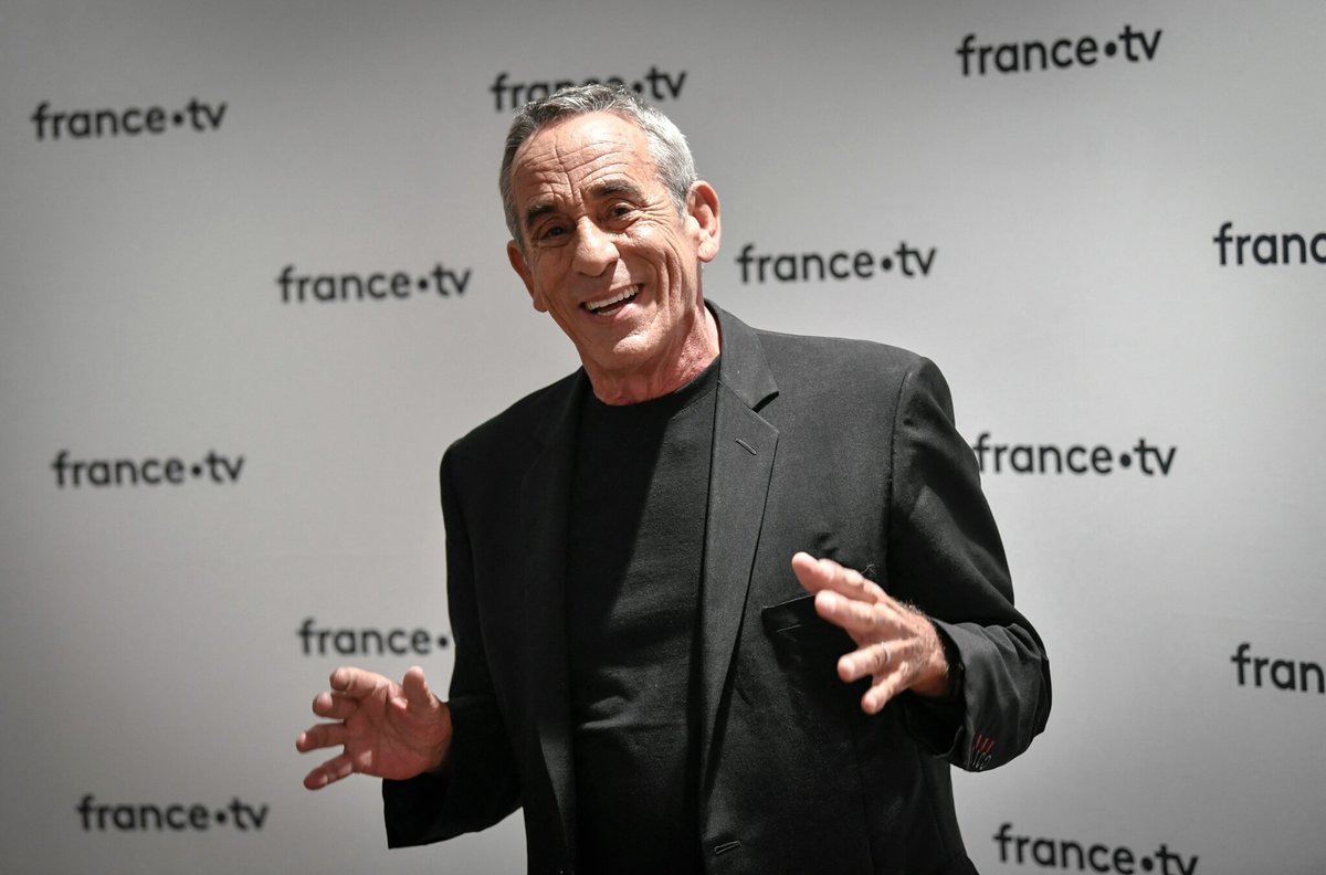 BFMTV's tweet photo. 🔴 EN DIRECT 
Mort de Thierry Ardisson: Arthur rend hommage à un animateur qui "a cassé les codes"
https://t.co/goEBdjRBTx https://t.co/iZ9Td6A9ur