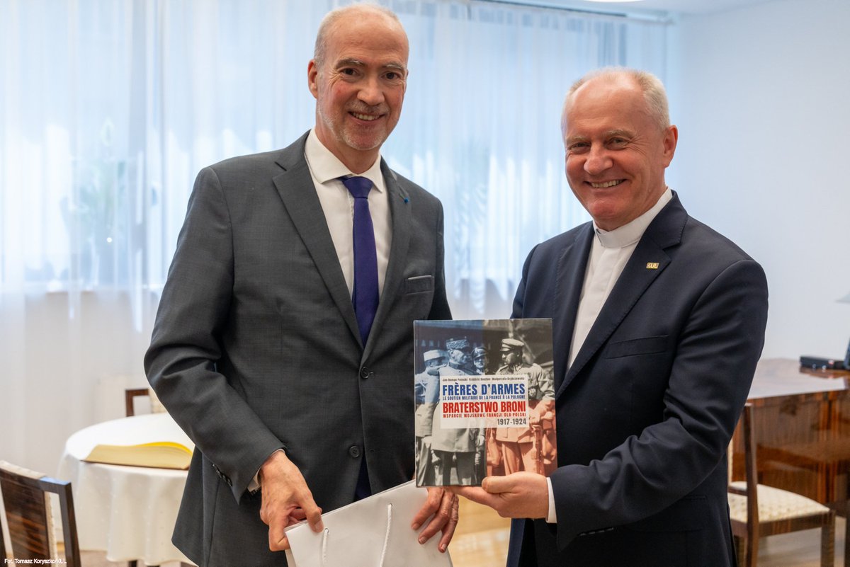 🇫🇷🇵🇱Z okazji przypadającego dziś święta narodowego Francji - Dnia Bastylii, przesyłam gratulacje i serdeczne życzenia, francuskim przyjaciołom <a href="/KUL_Lublin/">KUL, John Paul II Catholic University of Lublin</a>. Szczególne pozdrowienia kieruję do Ambasadora <a href="/Amb_Francji/">La France en Pologne 🇫🇷🇪🇺</a> <a href="/EdePoncins/">Etienne de Poncins</a>, dziękując za dotyczasową współpracę i wizytę na KUL.