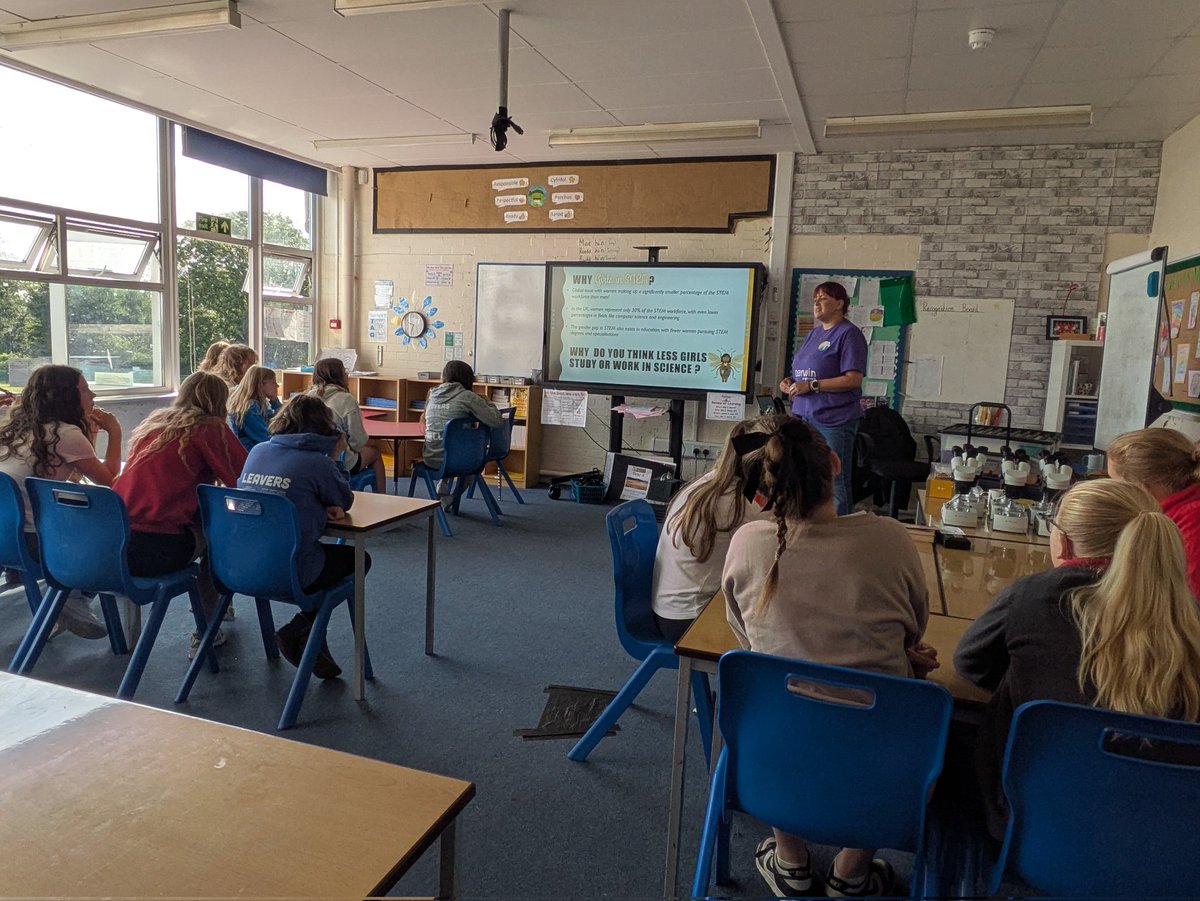 darwincentre's tweet image. Today we're at Fenton CP for a special Girls in STEM Minibeasts workshop with year 5&6! It's great providing a bespoke session tailored to encourage more interest and confidence in STEM! #STEMworkshoo #GirlsinSTEM #WomeninSTEM #Minibeasts #invertebrates @FentonPrimary