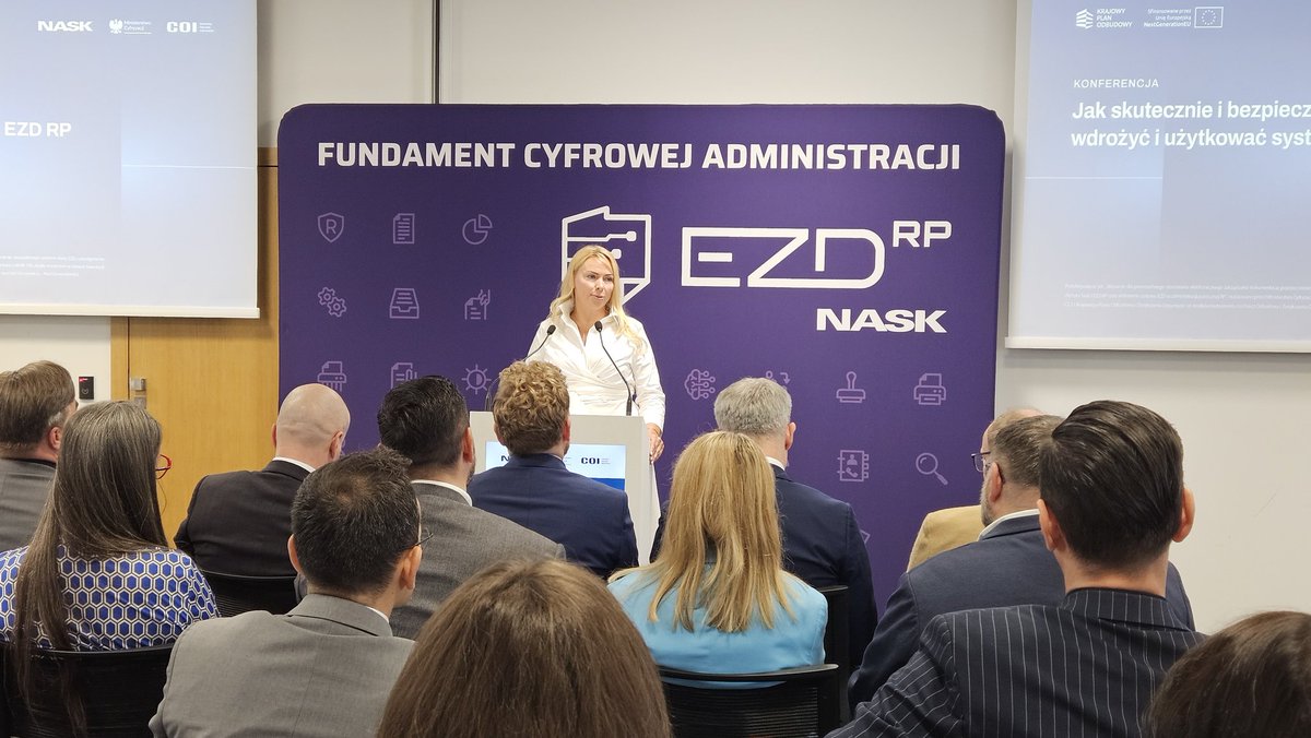NASK_pl's tweet image. 3 mln spraw, 50 mln plików, 47 tys. aktywnych użytkowników. Elektroniczny System Zarządzania Dokumentacją EZD RP, opracowany przez NASK i wdrażany z @CYFRA_GOV_PL, to fundament cyfrowego państwa. Dziś w siedzibie NASK trwa Konferencja #EZDRP.