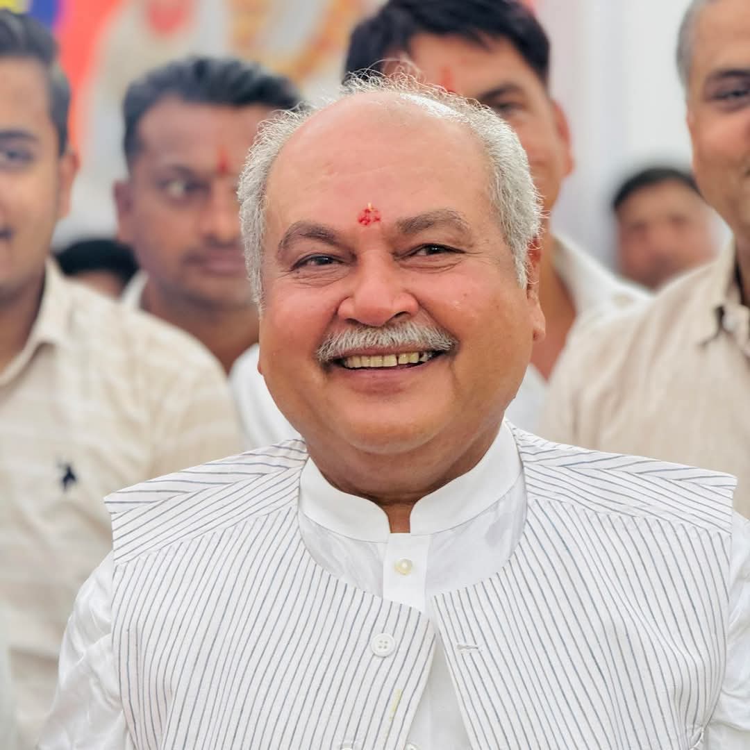 Rajput's Of INDIA (@rajput_of_india) on Twitter photo MP में ठाकुरों की राजनीति की यह दुर्दशा क्यों?
जब मध्यप्रदेश के क्षत्रिय समाज ने <a href="/digvijaya_28/">Digvijaya Singh</a> दिग्विजय सिंह जैसे दूरदर्शी और अनुभवी नेता को छोड़कर नरेंद्र सिंह तोमर को अपना नेता मान लिया, तभी से हमारी राजनीतिक दिशा भटक गई।
भाजपा को जब ठाकुर समाज का एकतरफा वोट मिलना शुरू हुआ, MP में ठाकुरों की राजनीति की यह दुर्दशा क्यों?
जब मध्यप्रदेश के क्षत्रिय समाज ने <a href="/digvijaya_28/">Digvijaya Singh</a> दिग्विजय सिंह जैसे दूरदर्शी और अनुभवी नेता को छोड़कर नरेंद्र सिंह तोमर को अपना नेता मान लिया, तभी से हमारी राजनीतिक दिशा भटक गई।
भाजपा को जब ठाकुर समाज का एकतरफा वोट मिलना शुरू हुआ,