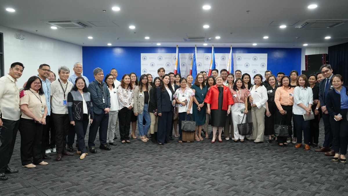 SecLazaro's tweet image. A pleasure to meet the DFA Press Corps and brief them about @DFAPHL's many activities, including the ASEAN Ministerial Meeting, situation in the Red Sea, PH's priorities for our ASEAN Chairship, PH-US-Japan Trilateral Meeting, and the President's upcoming visit to Washington D.C.