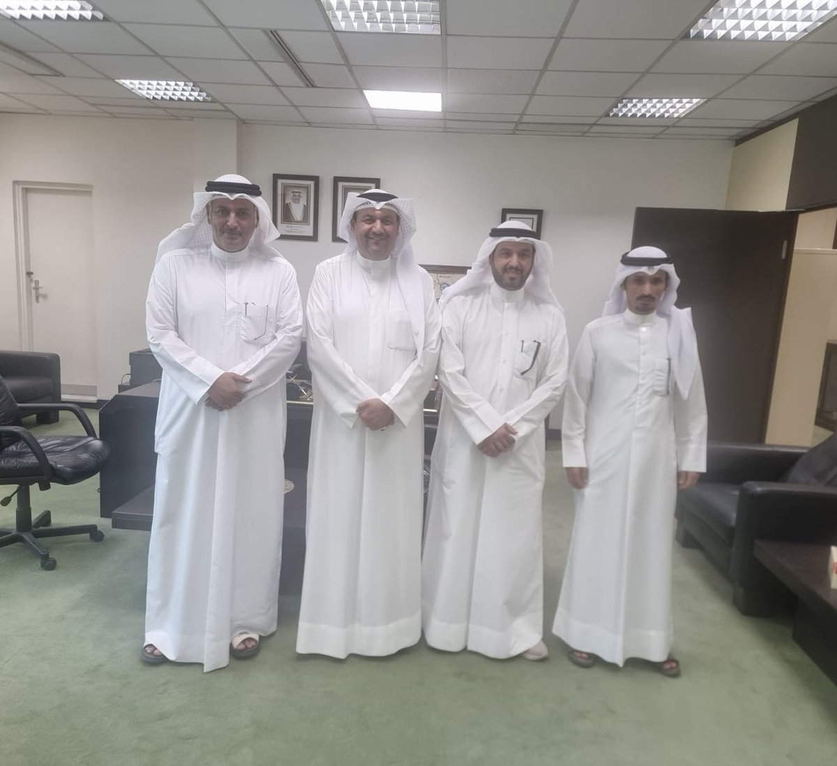 تـشـرفنـا بزيارتنا 
للوكيل لـ #قطاع_التعاون
د. سـيـد عيـسى

وخلال ذلك تمت مناقشة كل مايخص المواضيع المتعلقة بـ #جمعية_صباح_الاحمد
والتي أثمرت عن تسهيل الأمور المتعثرة
لأكبر جمعية تعاونية على مستوى الكويت وذلك لمواكبة سير العمل

#جمعية_صباح_الاحمد
#مدينة_صباح_الاحمد