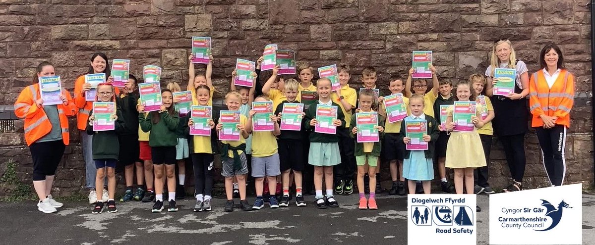 Well done to Year 2 &amp;3 pupils at Ysgol Cefneithin who have successfully completed their Kerbcraft sessions. Well done all!
Also, thank you to the two parent volunteers for assisting with each session. Thank you!