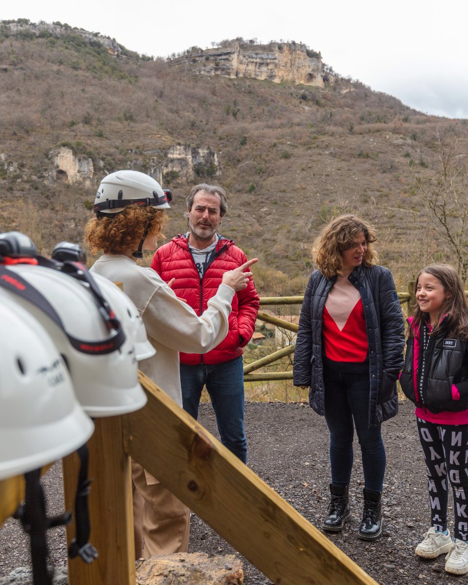 Álava Turismo (@turismoalava) on Twitter photo ¿Te gustaría descubrir la única mina de asfalto natural visitable en España y una de las dos de este tipo en Europa? ⛏️
Espainian bisitatu daitekeen asfalto naturaleko meategi bakarra eta Europan mota horretako bietako bat aurkitu nahi duzu? ⛏️
📍 Mina Lucía, <a href="/mendialdeatour/">Turismo Arabako Mendialdea / Montaña Alavesa</a> ¿Te gustaría descubrir la única mina de asfalto natural visitable en España y una de las dos de este tipo en Europa? ⛏️
Espainian bisitatu daitekeen asfalto naturaleko meategi bakarra eta Europan mota horretako bietako bat aurkitu nahi duzu? ⛏️
📍 Mina Lucía, <a href="/mendialdeatour/">Turismo Arabako Mendialdea / Montaña Alavesa</a>