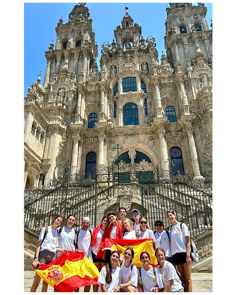 Un CAMINO que siempre debemos nombrar con mayúsculas, una andadura compartida a lo largo de cuatro emocionantes etapas…

#SomosFESofíaBarat #SomosSagradoCorazón #FundaciónEducativaSofíaBarat #EducaciónGranada Síguenos en Facebook @rcscgranada e Instagram @cscgranada