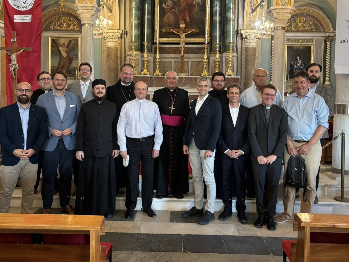 marianwendt's tweet image. On Syros – where Orthodox & Catholic Christians live together – we held a unique conference on Religious Diplomacy.
Faith, peace & Europe’s global role were at the heart of the debate.
#KASGreece #FaithAndPolitics #yiasasadenauer
@PaterNikodemus