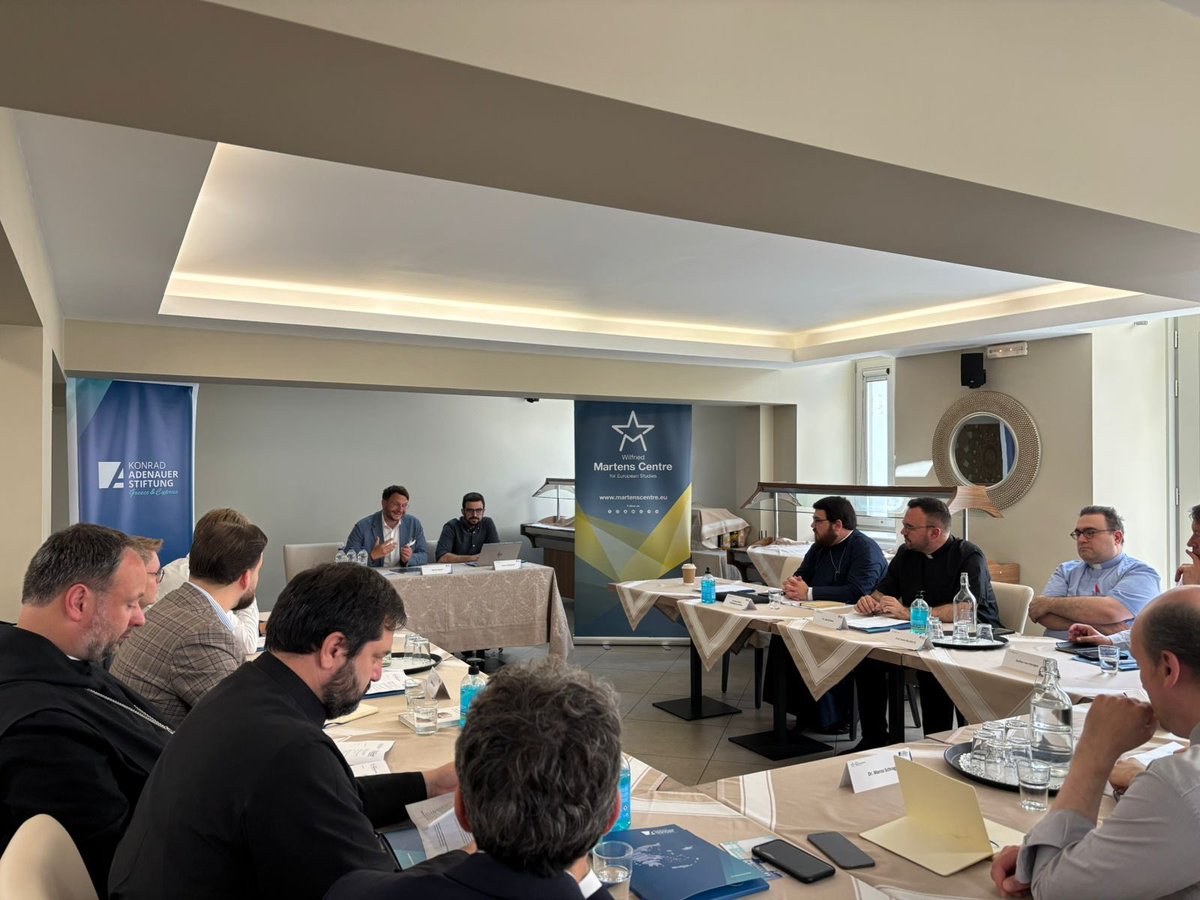 marianwendt's tweet image. On Syros – where Orthodox & Catholic Christians live together – we held a unique conference on Religious Diplomacy.
Faith, peace & Europe’s global role were at the heart of the debate.
#KASGreece #FaithAndPolitics #yiasasadenauer
@PaterNikodemus