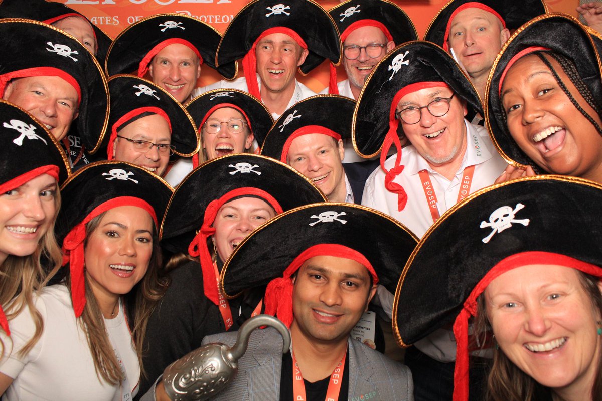 EvosepBio's tweet image. Want to look as sharp as the Evosep crew did at #ASMS2025?
Today’s question in the Evosep Summer Quiz is live. just click the link to join the fun: evosep.com/12-days-of-sum…
Happy holidays from Evosep.
#PiratesOfTheProteome #proteomics #LCMS #12DaysOfSummer