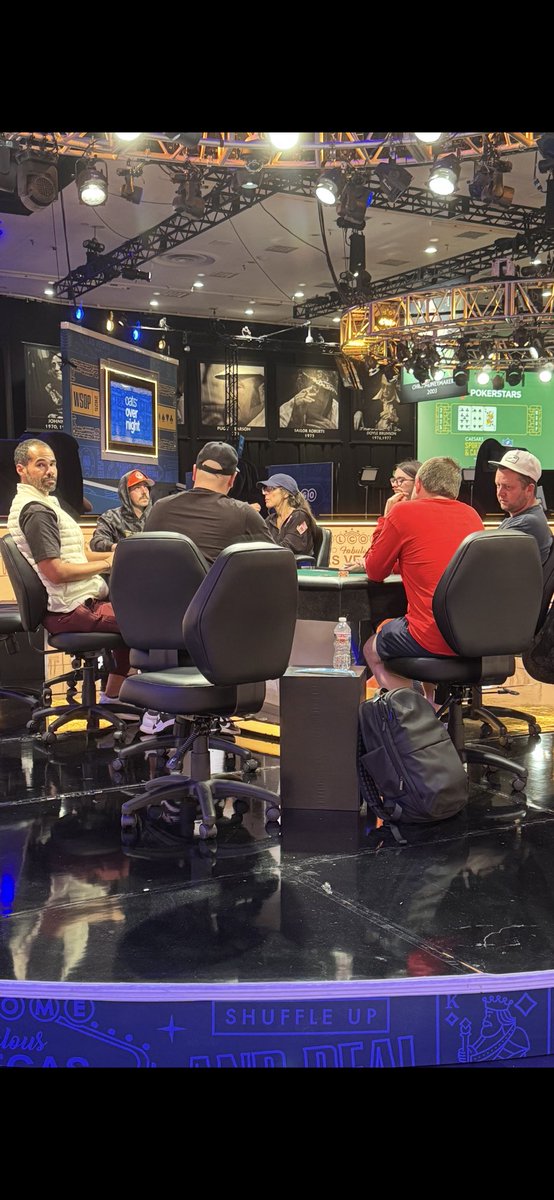 #WSOP MAIN EVENT down to 9 just before 1:40am Monday