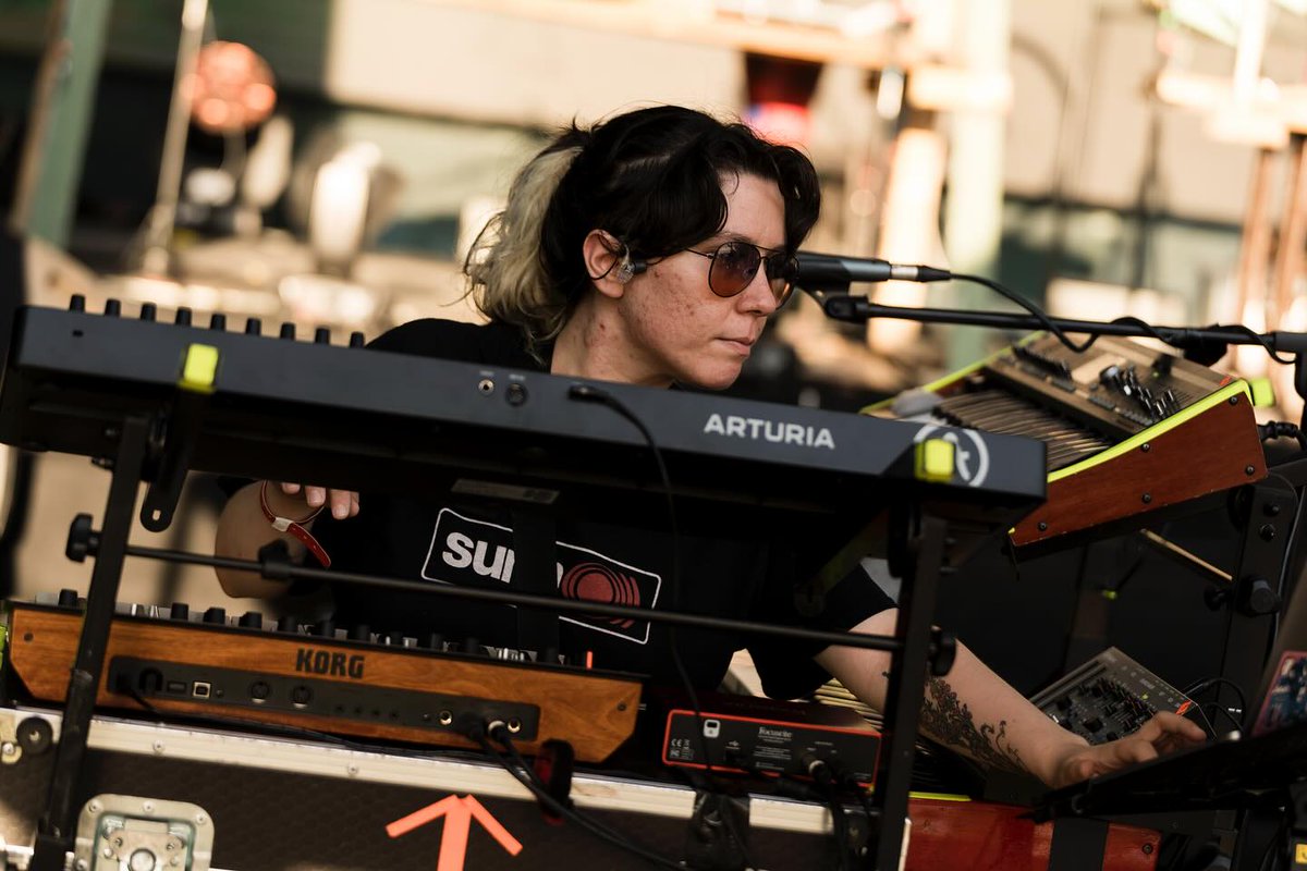 ArturiaTurkiye's tweet image. Sanatçıların, Arturia ürünlerini sahnede nasıl kullandığını öğrenmek ister misiniz? 👀

📸 #regram • IG/zeyoktar ve #KeyLab Essential 49 mk3