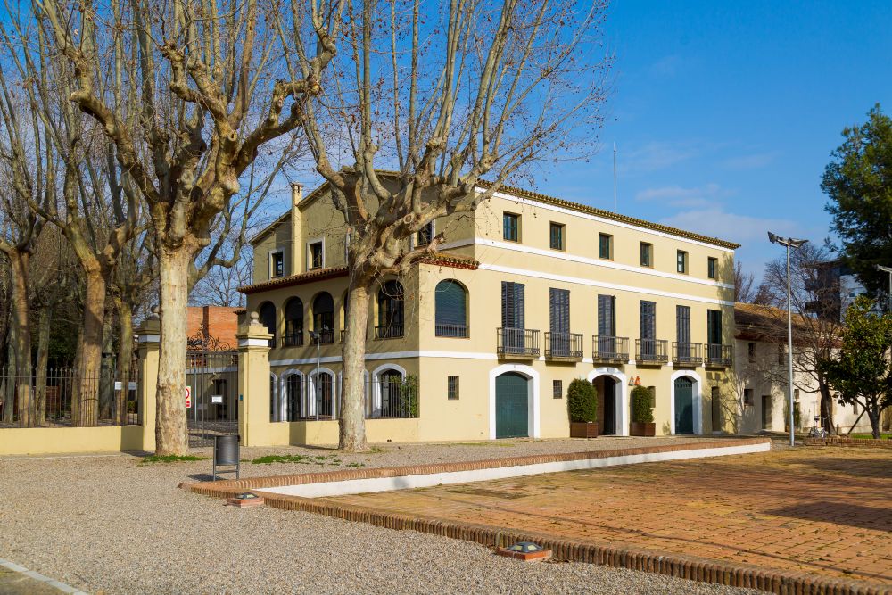 El jardí de la Masia Can Serraparera obre les seves portes a la ciutadania. Més informació: tinyurl.com/3n2f7k3t
#Cerdanyola
