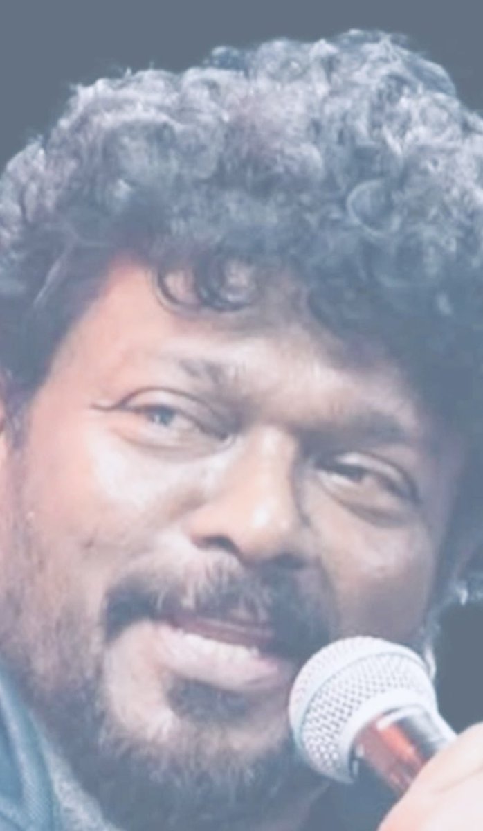 rparthiepan's tweet photo. சினி-மாயக்கூத்து!
இனி  மய்யக்  கூத்து.
விமர்சனமெல்லாம் பார்த்து விட்டு ஒளிப்பதிவாளர் 
திரு சுந்தர இராமகிருஷ்ணனை வாழ்த்தி விட்டு 
பாராட்டிப் பதிவு போடவே படம் பார்க்கப் போனேன். 
Solo act single shot என நான் ஒரு hook புடிப்பேன் அப்படி இப்படம் 25 லட்சத்தில் எடுக்கப்பட்ட படம் என்பதால் ஏகப்பட்ட எதிர்பார்ப்பு. 
புதிய கதைக்களம்
தொய்வில்லா திரைக்கதை
முக்யமாக  ஏழைக்கென்று ஒரு அரூபமும் பணக்காரனுக்கென்று ஒரு உருவம் கொடுப்பது அவன் படைத்தவன் என்றாலும் கூட, அவன் தண்டிக்கப் பட வேண்டும் என்ற சவுக்கடி பாராட்டப்பட வேண்டய ஒன்றாக நான் பார்த்தேன் 
பாராட்டுகள் இயக்குனருக்கும் தயாரிப்பார்களுக்கும் நடித்தோருக்கும் குழுவினருக்கும்.
இவ்வளவு மனமாற பாராட்டினாலும் என் சொந்தக் கதை 3-ம் அதை இது வரை சொல்ல முடியா சோகக் கதையும் கூடவே இதில் உள்ளது. 
என் என்பத்தி சில்லரை கதைகளை இயக்கவே எனக்கு எக்ஸ்ட்ரா ஆயுள் வேண்டுமே என வேண்டிக் கொண்டிருப்பேன். நல்லவேளையாக இப்படத்தின் மூலம் அதில் 3 குறைந்து விட்டது. படைப்பாளியும் அவன் உருவாக்கும் பாத்திரங்களும் என்ற ரீதியில் மூன்று கதைகள் அதில் அடக்கம். எப்போதுமே புதுமையாக experimental ஆக செய்கிறேன் என்ற குற்றச்சாட்டு என் மீது இருப்பதால் தயங்கினேன். ஆனால் மாயக்கூத்துக்கு கிடைக்கும் வரவேற்பில்  என் நம்பிக்கையும் கூடுகிறது. இது போன்ற புதிய பாதைகளை யார் அமைத்தாலும் அவர்களை  பாராட்டவே உளம் கனிந்துக் காத்திருக்கிறேன். 
மாயக்கூத்து : மெய்யான கெத்து!