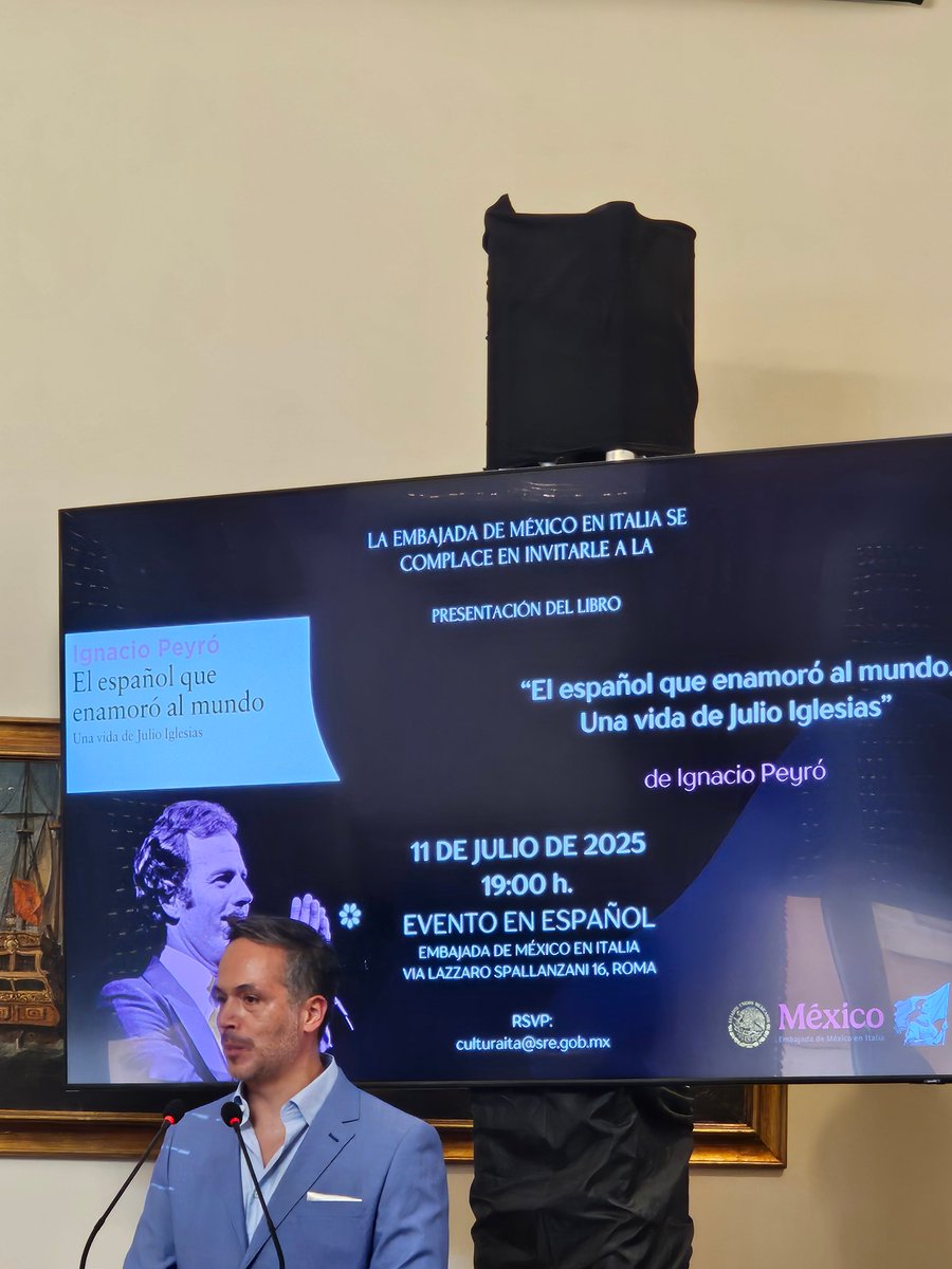 ludwigbarragan's tweet image. Aprecio mucho la invitación de mis queridos colegas de @EmbaMexIta a la presentación del libro &quot;El español que enamoró al mundo: una vida de Julio Iglesias&quot;, del gran @ignaciopeyro, director del @romacervantes.

¡Excelente libro y gran evento!