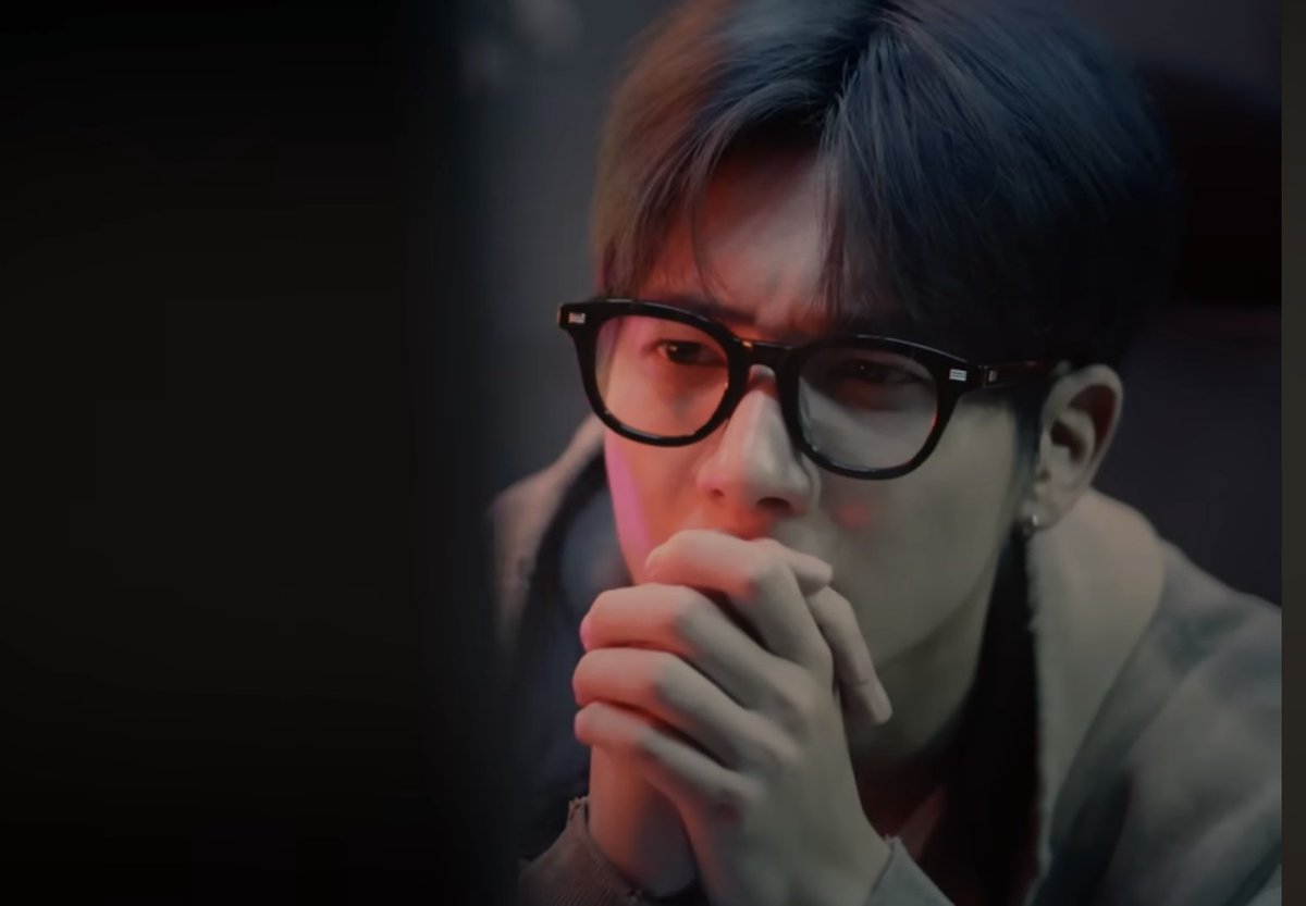 soyaluvsTXT's tweet photo. Someone get this man in a Kdrama right now IDC IDC https://t.co/BFWOYf4sbr