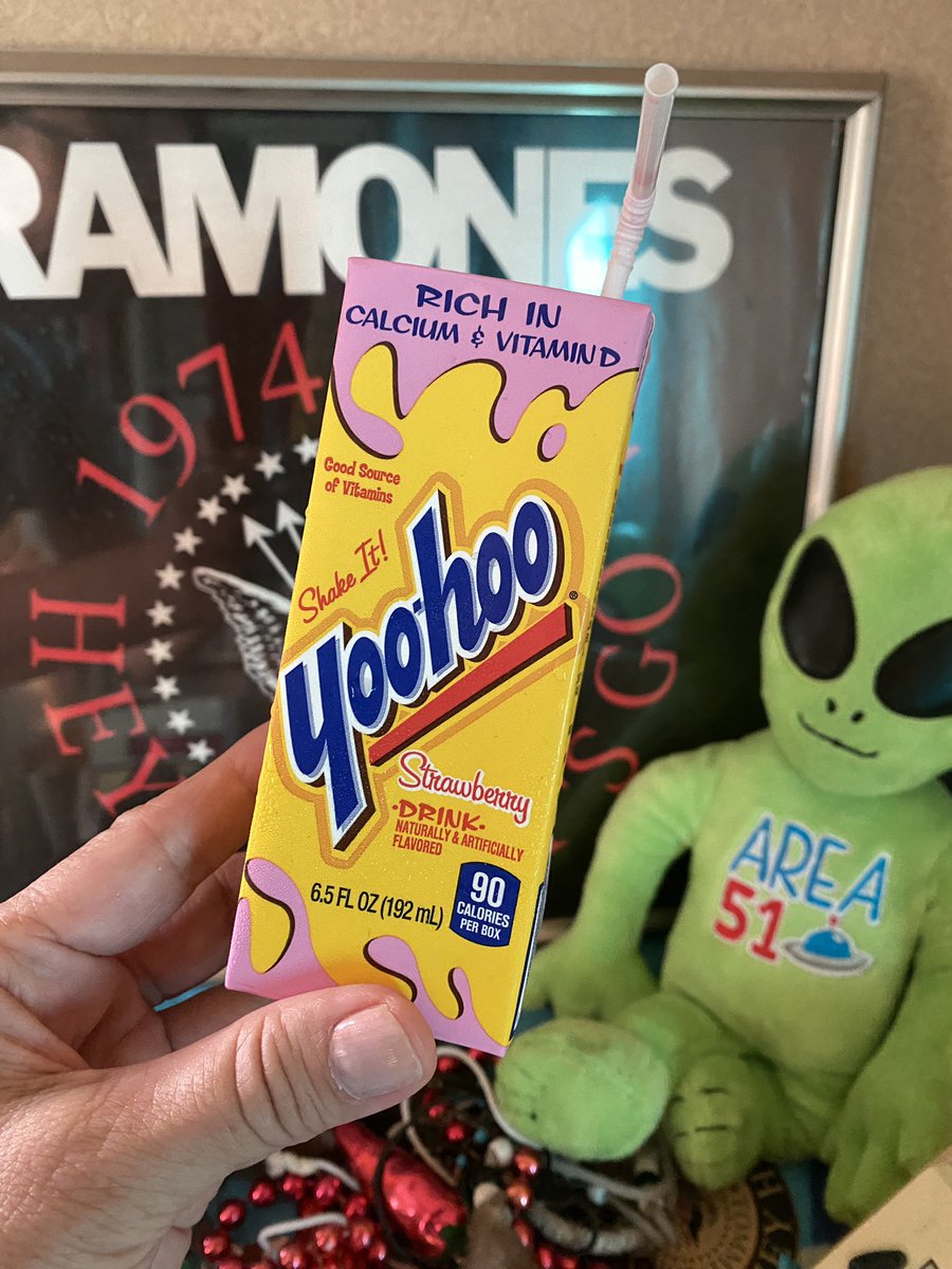 いただきます🍓🙏

#yoohoo
#ラモーンズの楽屋ドリンク
#ラモーンズ