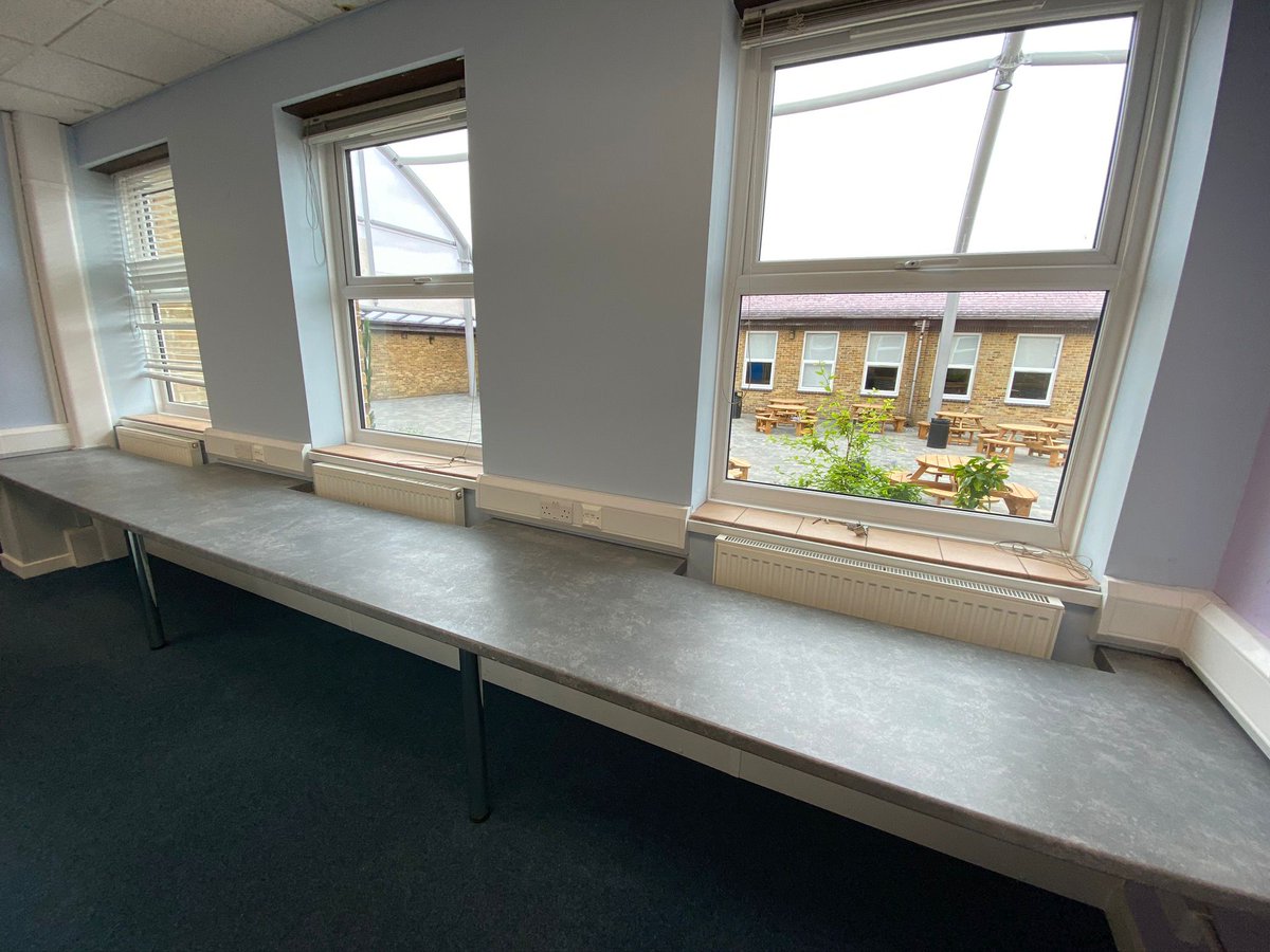 MTufflex's tweet image. Our XL #Dado #Trunking has been installed in a school in Kent 🏫

Manufactured using 100% recycled material ♻️

Thanks Chris Francis for the installation pics!

Send your pics to +44 7483 939074 via WhatsApp for a FREE coffee voucher! ☕

#MarshallTufflex #ElectricalInstallation