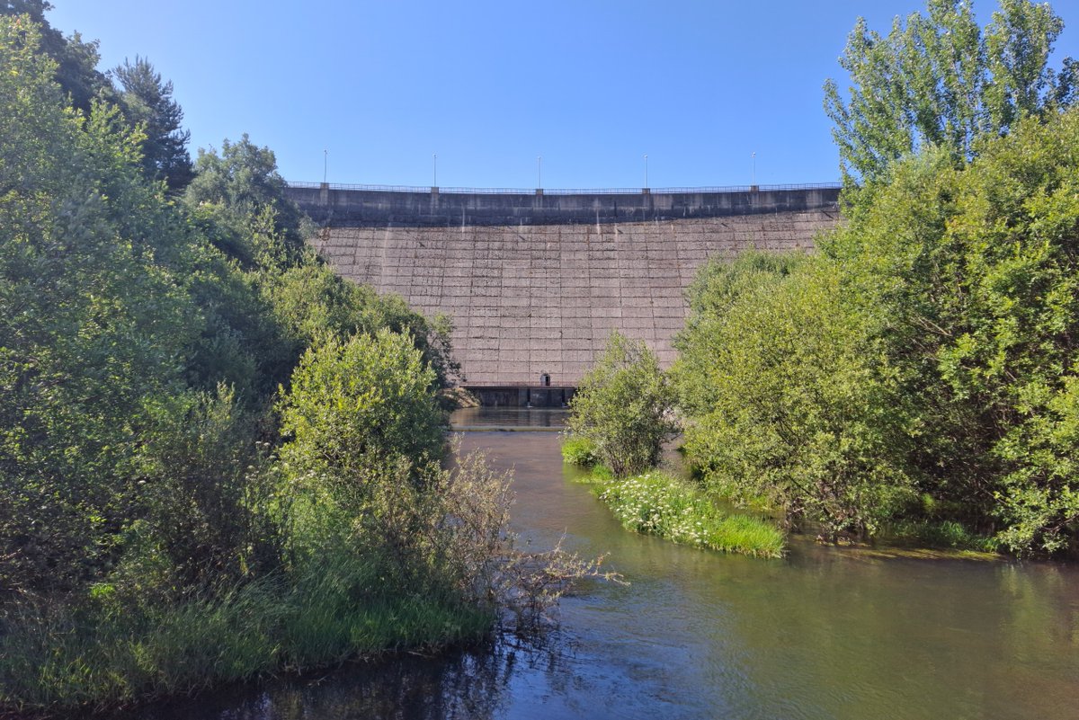El ☀️ calor sitúa a los 🌫️ embalses gestionados por la #CHD al 77,8% de su capacidad, con reserva hídrica de 2.221 hectómetros cúbicos💦

Estos datos los sitúa 1️⃣ punto por debajo que hace un año y 8️⃣ por encima de la década 💧

👁️‍🗨️ Más información en 👉 acortar.link/hVSzWW