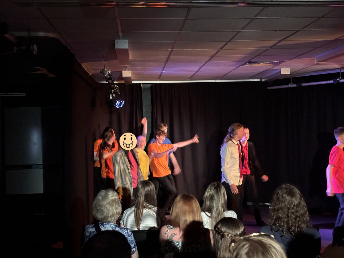 Last week, our year 10 GCSE Drama students performed their showcase plays. 'Charlie and Bram' was about an invisible student and 'Crossroads' about selling your soul to the devil. The group worked together brilliantly as a team to produce two excellent, professional shows. 👏🎬🎭