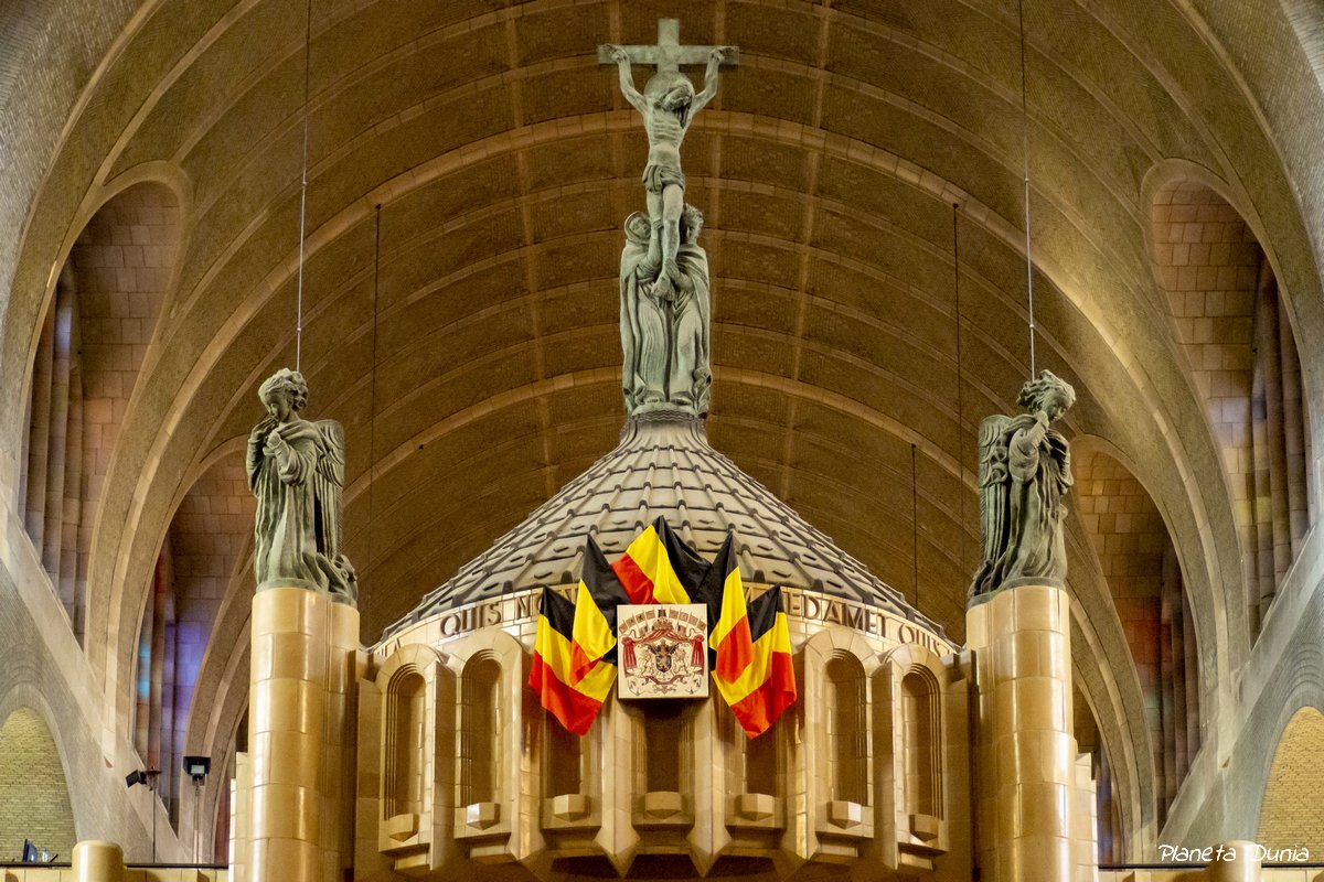 Ana Isabel Escriche (@planetadunia) on Twitter photo Descubre la Basílica Nacional del Sagrado Corazón de Koekelberg, el mayor templo Art Déco del mundo y joya monumental de Bruselas. planetadunia.com/2025/07/basili… <a href="/visitbrussels/">visitbrussels</a> #visitbrussels #PDBruselas #Bruselas #ArtDéco #Arquitectura Descubre la Basílica Nacional del Sagrado Corazón de Koekelberg, el mayor templo Art Déco del mundo y joya monumental de Bruselas. planetadunia.com/2025/07/basili… <a href="/visitbrussels/">visitbrussels</a> #visitbrussels #PDBruselas #Bruselas #ArtDéco #Arquitectura