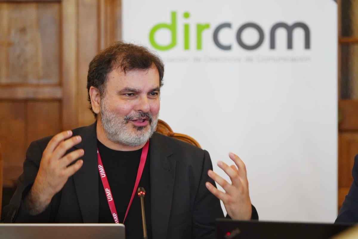 Dircom (@dircomspain) on Twitter photo Ángel Badillo (<a href="/rielcano/">Real Instituto Elcano</a>) abre el #CursoDircomUIMP:
"La trazabilidad de la información será un aspecto fundamental para combatir la desinformación. A veces se utiliza la excusa del secreto profesional para ocultar los intereses que hay detrás de algunos contenidos" Ángel Badillo (<a href="/rielcano/">Real Instituto Elcano</a>) abre el #CursoDircomUIMP:
"La trazabilidad de la información será un aspecto fundamental para combatir la desinformación. A veces se utiliza la excusa del secreto profesional para ocultar los intereses que hay detrás de algunos contenidos"