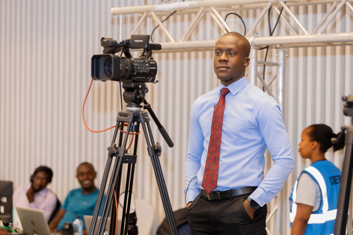 Midday check-in: Are your priorities aligned with your goals today? Time to refocus and finish strong. 

#MondayMotivation #anchorbay #pr