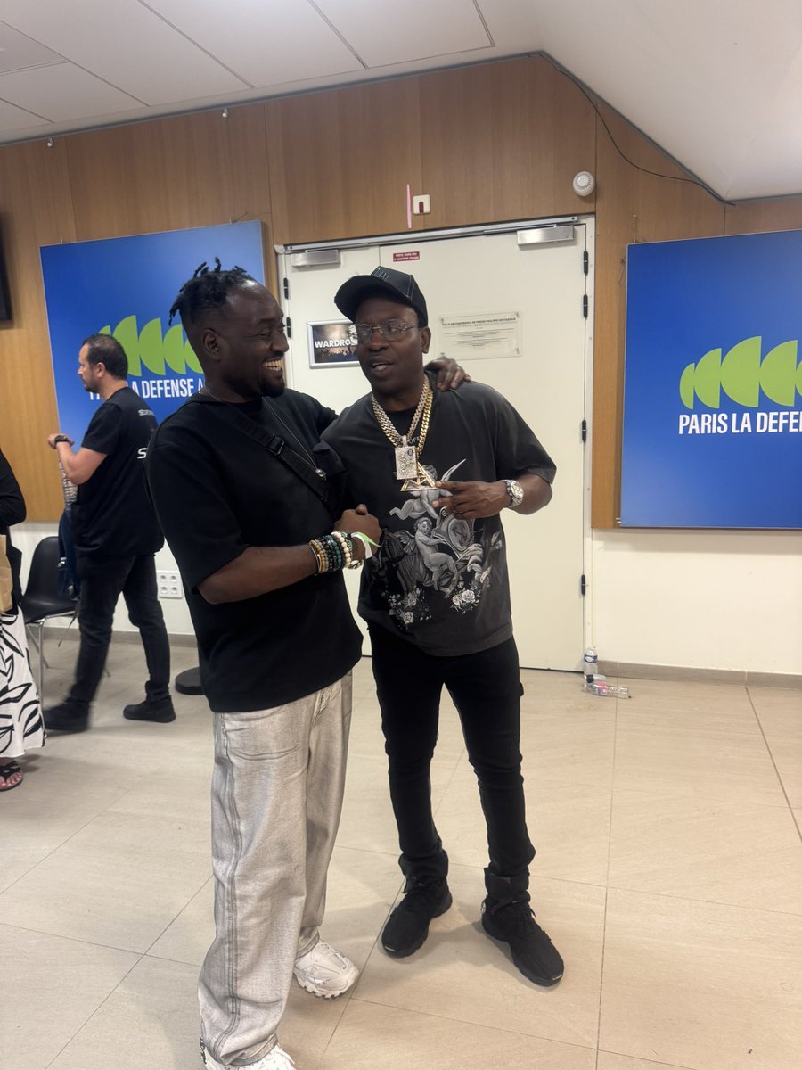 Un grand merci à mon frère de toujours, <a href="/Busta93Flex/">TCLV</a> , pour l’invitation sur scène en ouverture du concert de <a href="/maryjblige/">Mary J. Blige</a> et <a href="/50cent/">50cent</a> à l’Uarena ! C’est un véritable plaisir de partager le micro avec un vrai MC, un rappeur et kickeur de cette trempe !