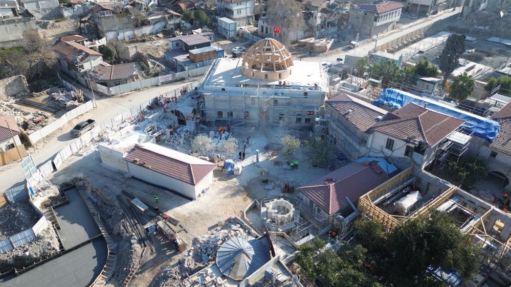BeyzadeTV's tweet photo. 🚨 HABİBİ NECCAR CAMİİ'Sİ EYLÜL AYINDA İBADETE AÇILMASI PLANLANIYOR

Depremde zarar gören, Hatay'da 7. yüzyılda inşa edilen ve Anadolu'daki ilk cami olma özelliğini taşıyan Habibi #Neccar Camii Eylül ayında ibadete açılacak.

#Hatay Valisi Mustafa #Masatlı, #restorasyon ve rekonstrüksiyon çalışmalarının sürdüğü Habibi Neccar Camii'nin Eylül ayında hizmete ve ibadete açılacağını söyledi.

Detaylar/Video 👇
https://t.co/gWj2EbAcav