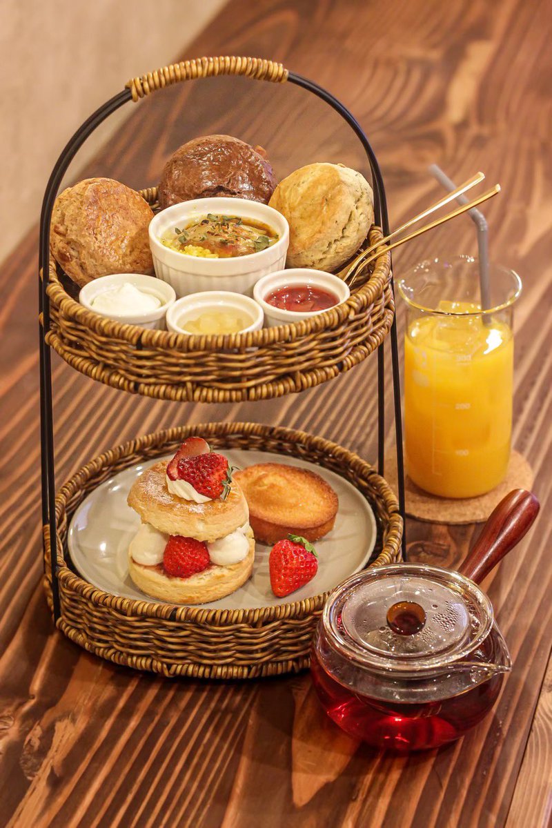 焼菓子をたっぷりと楽しめる2種類のアフタヌーンティー

15種類の紅茶が飲み放題です！