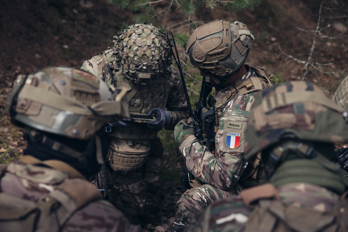 BritishArmy's tweet photo. Today is #BastilleDay in France, a national day of celebration.
C'est aujourd'hui le 14 juillet, jour de fête nationale en France.
British and Armée de Terre troops have a long history of working together, including the recent Operation #Razoredge 🇬🇧 🇫🇷 https://t.co/40MU43elEg