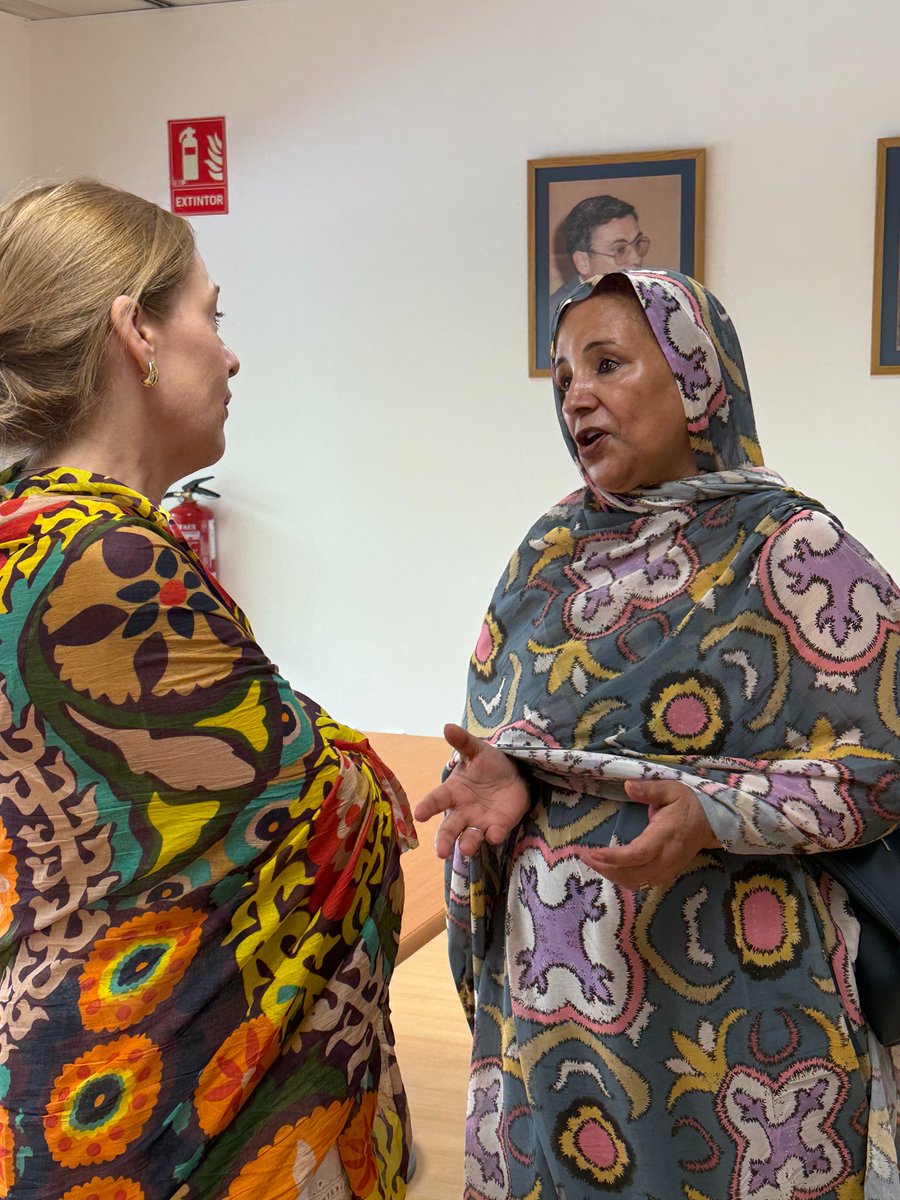 Esta mañana hemos estado en la firma del convenio con la Asociación de Amigos del Pueblo Saharaui y la presentación del proyecto "Vacaciones en Paz"