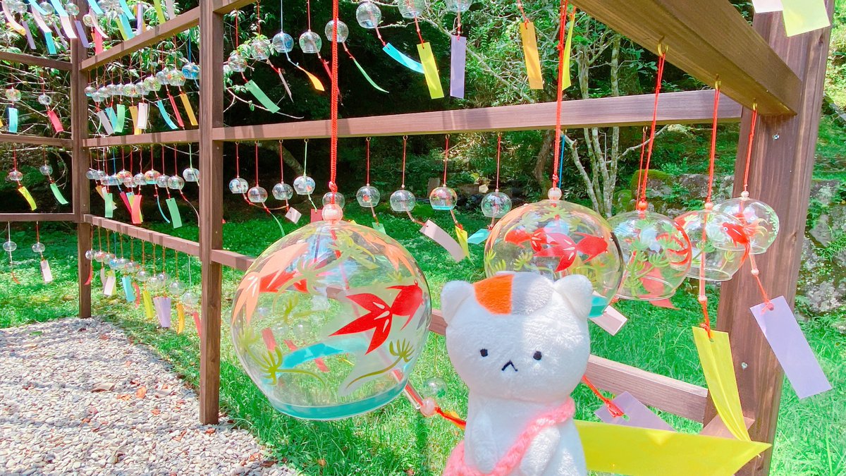 nathu_0701's tweet image. 石水寺の風鈴とへちゃむくれ