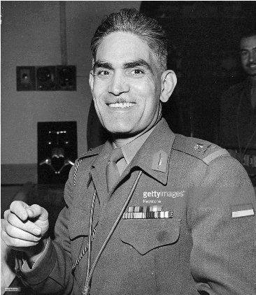 في مثل هذا اليوم قبل 67 عامًا، تم افتُتح حمام الدم بالعراق على يد السافل الشوارعي أدناه، وإلى اليوم لم ينتهي هذا الحمام. ويعد مشعول الصفحة أدناه أول من مارس التغيير الديموغرافي بالعراق في بغداد الجميلة.
خرة بروحك يوم ولدت ويوم مت ويوم تبعث حياً حوبة العراق وحمام الدم الذي