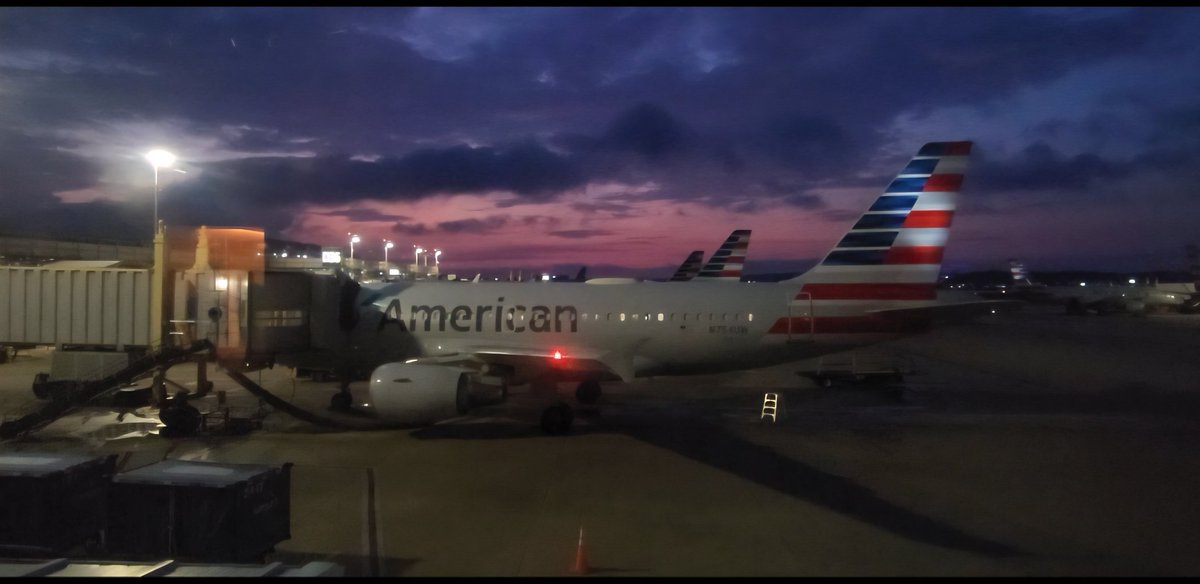 love_corey's tweet image. GM the beautiful sunrise from @Reagan_Airport @TuckerFox5 @Conthescene @MikeTFox5 @MatthewCappucci @TaylorGrenda @gwenfox5dc @caitlinrothfox5 @JenDelgadoFOX @accuweather @weatherchannel @capitalweather