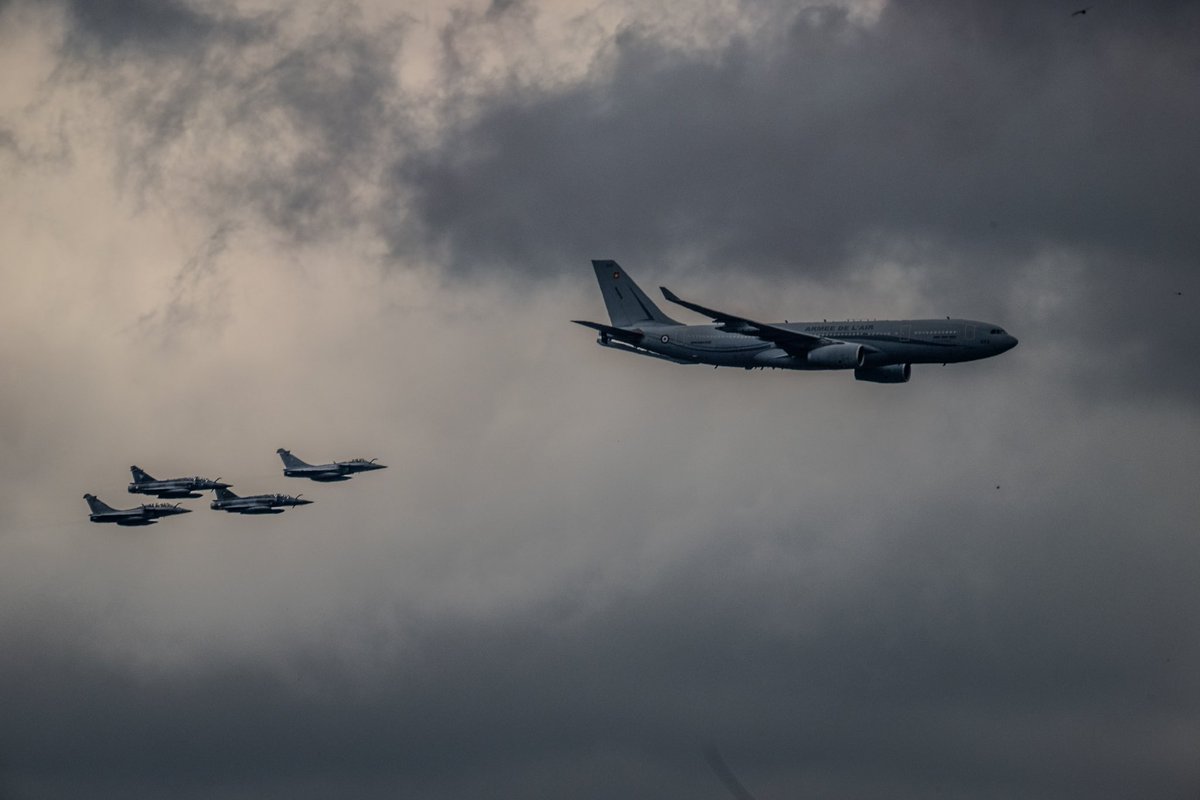avjoger's tweet photo. 14 juillet : des avions, des avions ! https://t.co/ih6OSP04Vl