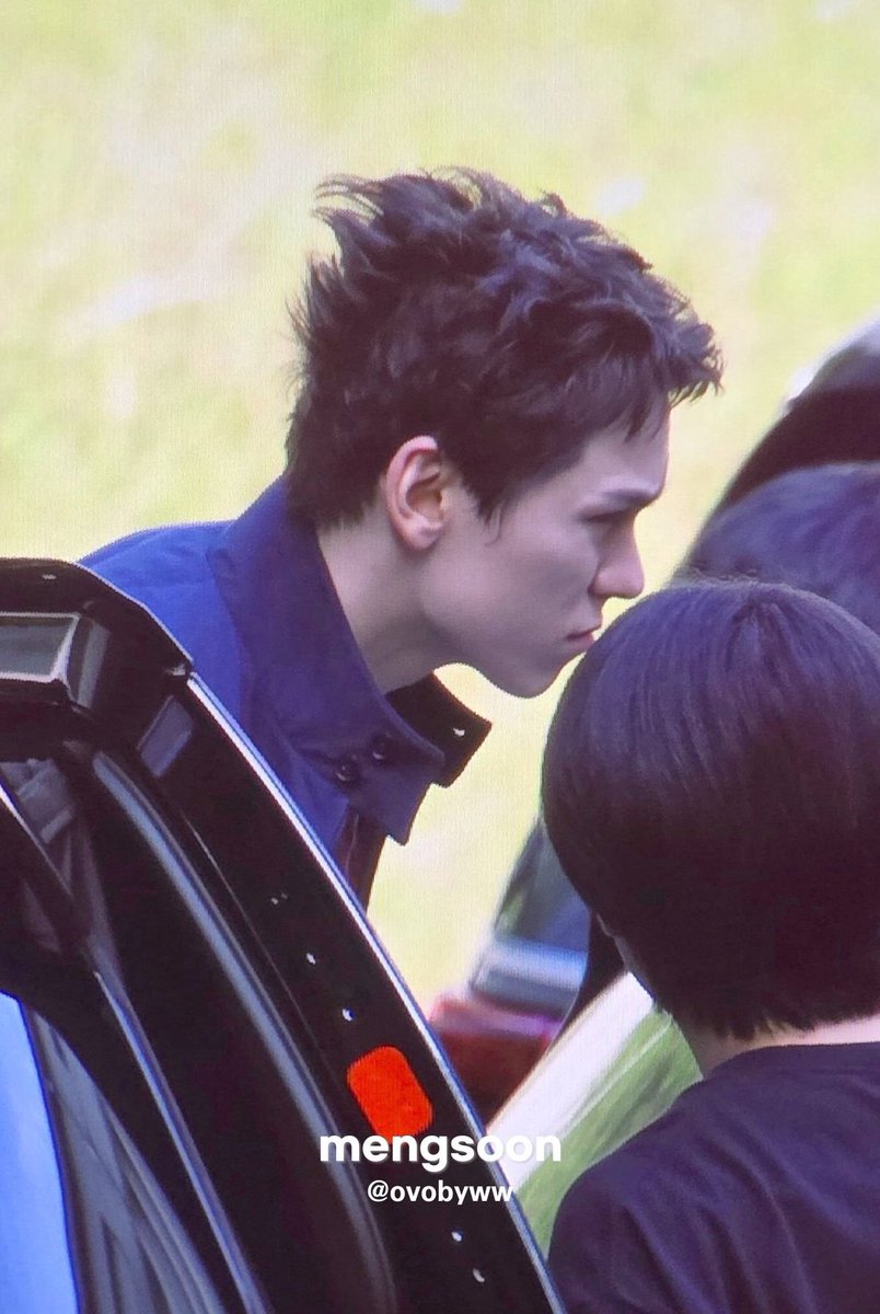 vernonlins's tweet image. i wish i can be so normal about this