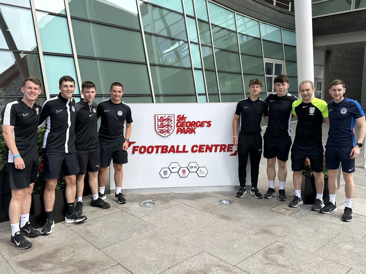 NRCFAREFDEV's tweet image. FA CORE | The weekend saw 8️⃣ of our @NorthRidingFA officials attend The @FARefereeing CORE Conference powered by @TheRefStop! A brilliant weekend packed with learning &amp;amp; development ahead of the new season with practical training, clips, law updates &amp;amp; keynote speakers👏