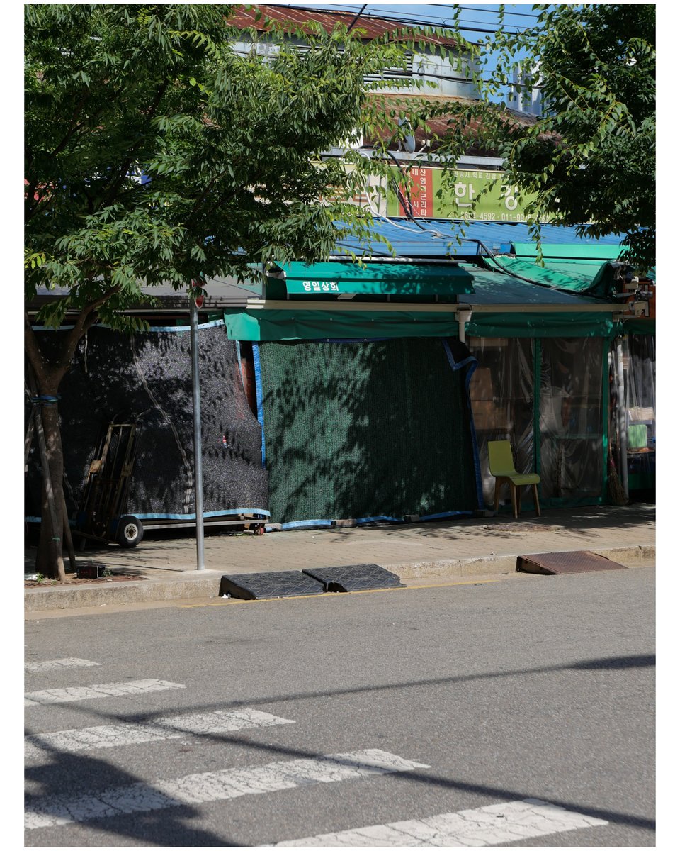 yeouiok's tweet image. 예전엔 무언가 있었고,
지금은 없는 그런 풍경.

Once, something was here.
Now, there is nothing.

#비어있는풍경 #Dailysnap #Leica #라이카dlux8 #LeicaLooksSTD #Seoul