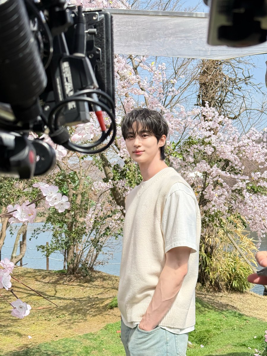 byeonwoonist's tweet image. spring boy wooseok 🌸