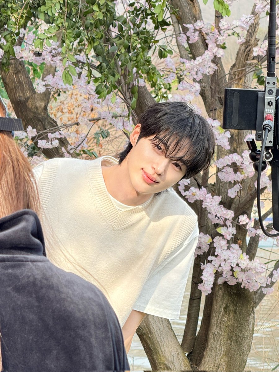 byeonwoonist's tweet image. spring boy wooseok 🌸
