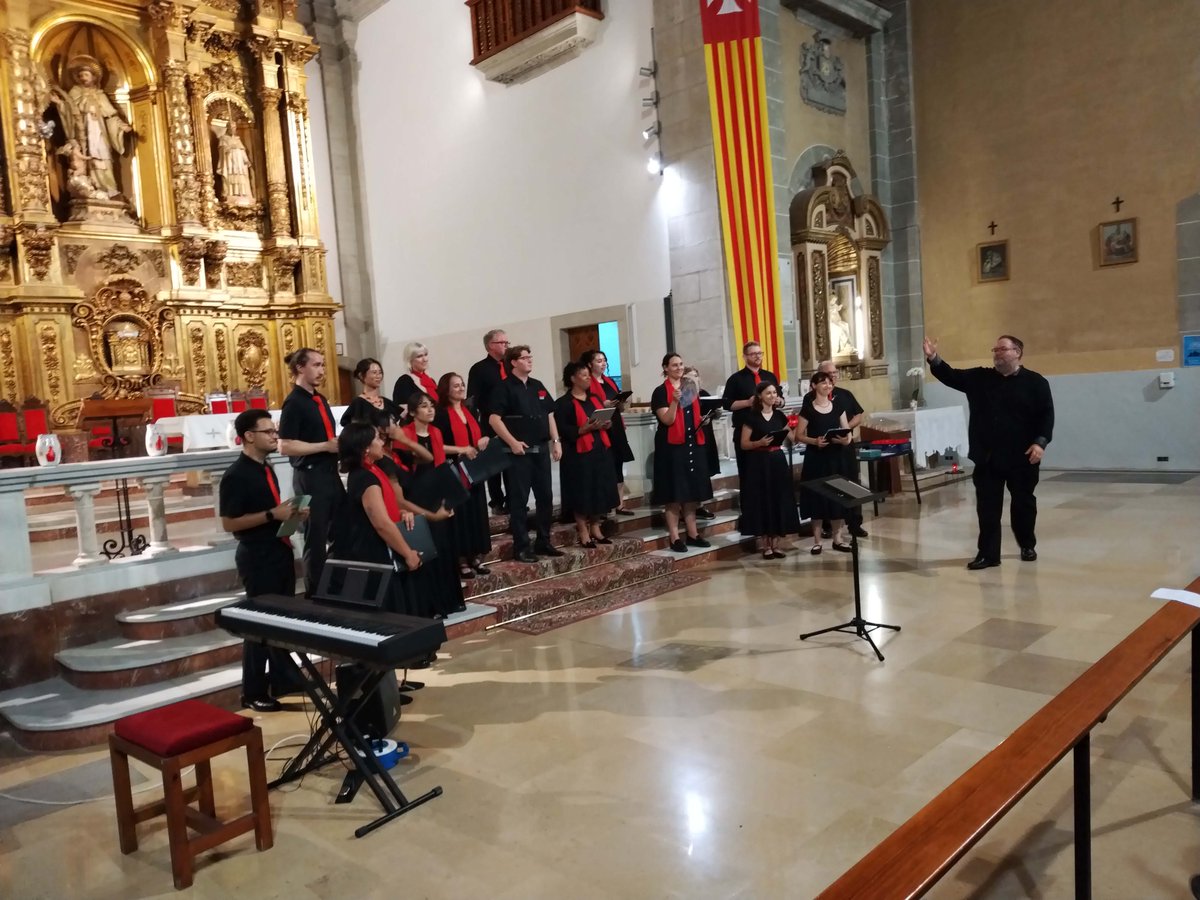AJSantRamon's tweet image. 🎶 Cicles Musicals de Sant Ramon 2025

👉 Concert del cor “East Bay Singers” – Califòrnia (USA)

📲Llegeix la crònica a la web 🔗 santramon.ddl.net