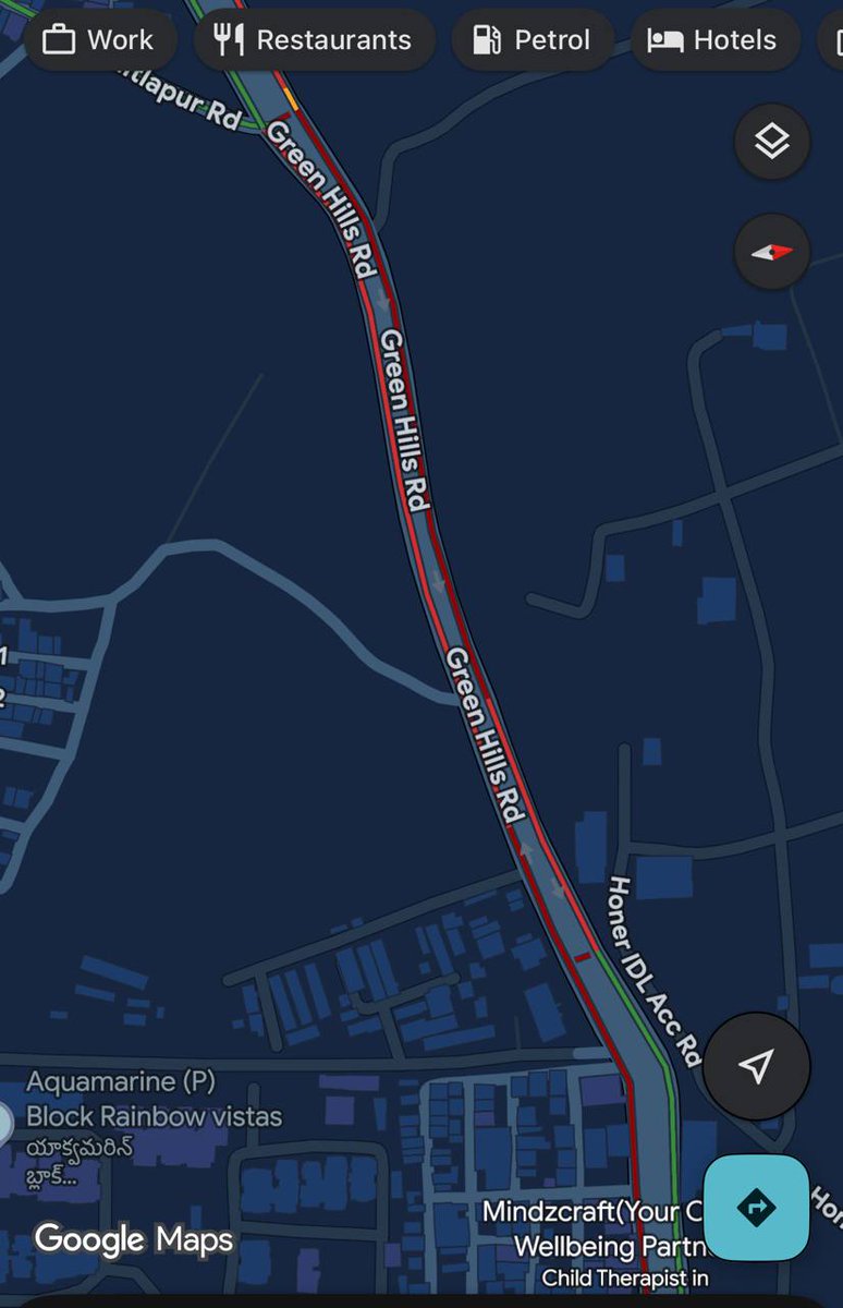 itskpraveen's tweet photo. @GHMCOnline @CommissionrGHMC @gadwalvijayainc @CYBTRAFFIC 
Please resolve our traffic issues at Rainbow vistas Moosapet. Road extension taking months causing problems. Laying of 200m road taking more than a month https://t.co/SiN56L4pG8